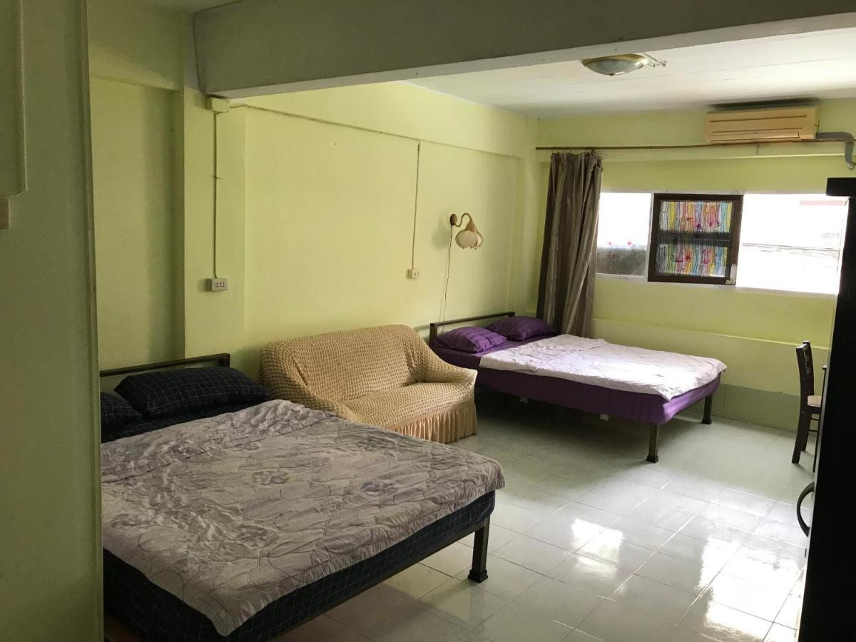 Sv. House Hotel Jomtien Beach Exterior photo